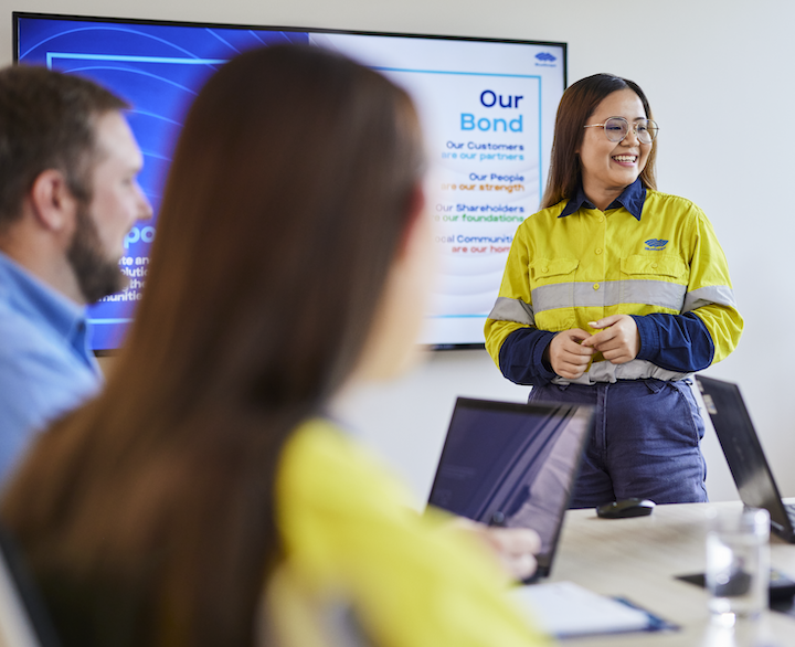 Engaging discussion between three BlueScope employees